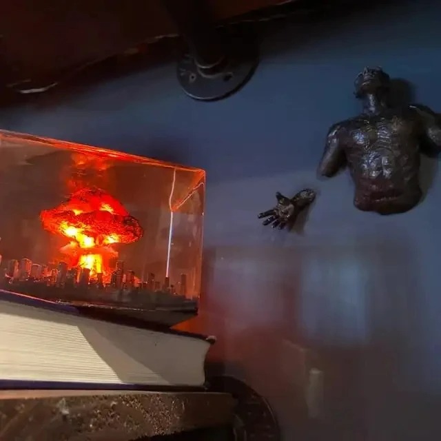 Nuclear Cloud 3D Night Light - Image 6