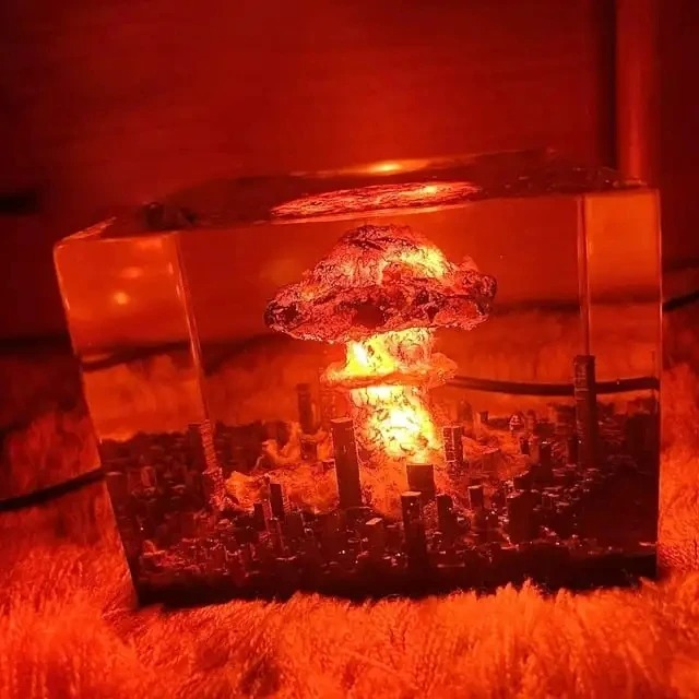 Nuclear Cloud 3D Night Light - Image 7